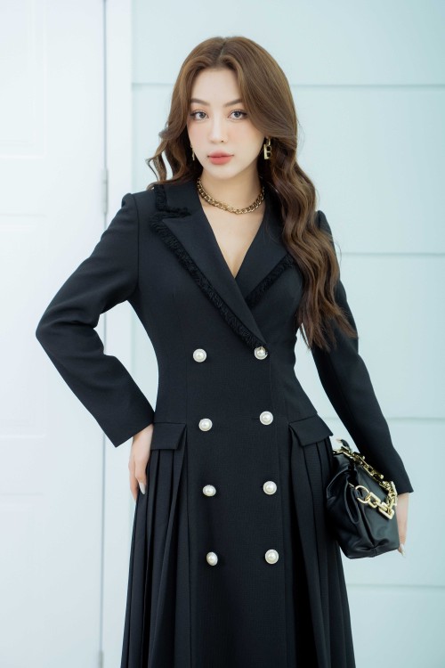 Sixdo Black Coat Midi Raw Dress